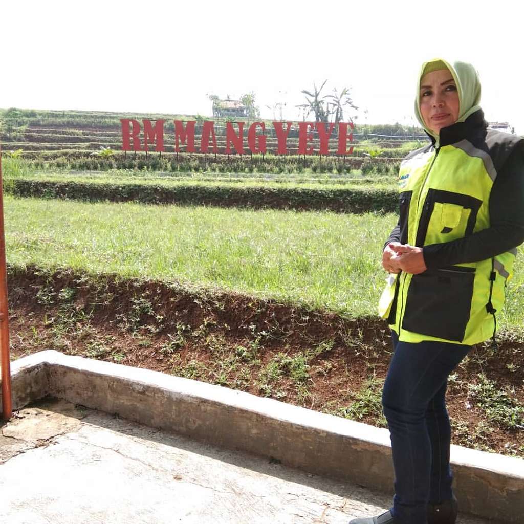 Tonah Nasir pemeran Ibu Zaenab Si Doel Anak Sekolahan