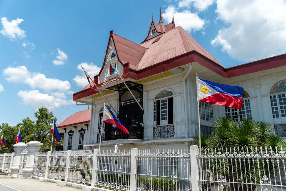 Liburan Penuh Petualangan di Filipina dengan Beragam Kuliner Halal dan Destinasi Wisata Alam yang Bi