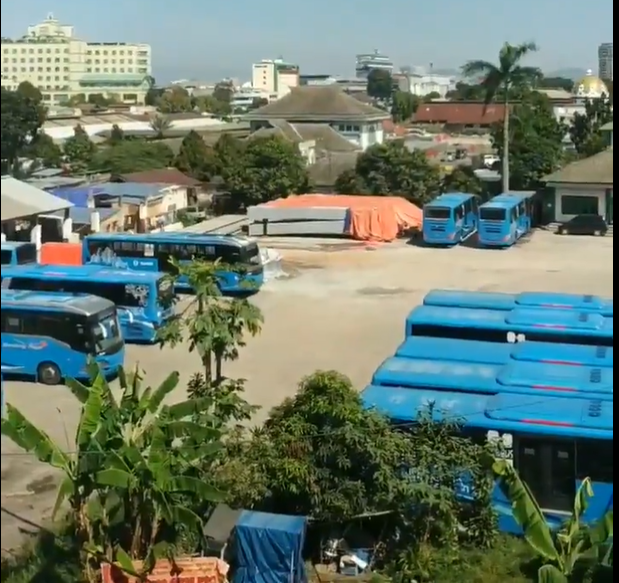 Pesan Kamar Hotel dengan Pemandangan Kolam Renang, yang Didapat Pria Ini Justru 'Pool' Lain