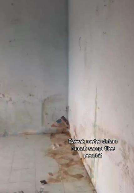 Kondisi rumah kontrakan setelah ditinggal penyewa.