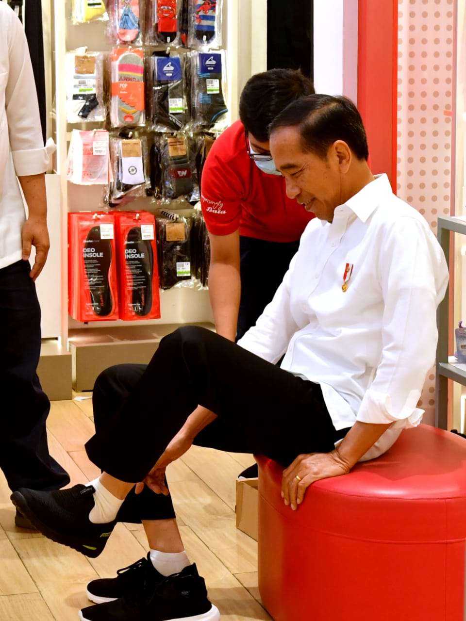 Mendadak Jokowi Bikin Heboh Pengunjung Mal Kokas, Ada Apa?