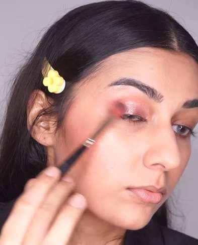 Meratakan Eyeshadow
