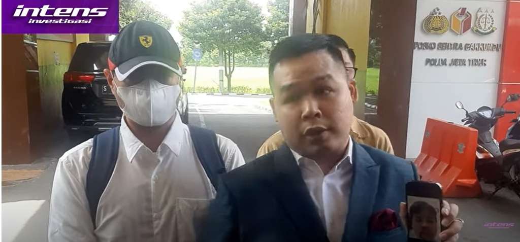 Ferry Irawan dan kuasa hukumnya Jeffry