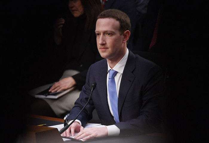 Zuckebrg saat bersaksi di Kongres AS