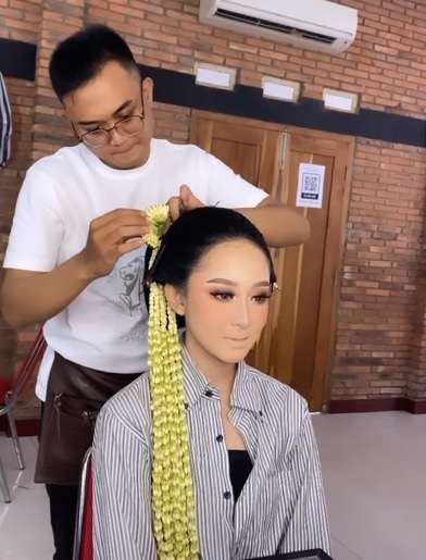 Mempelai Pria Rias Mempelai Wanita
