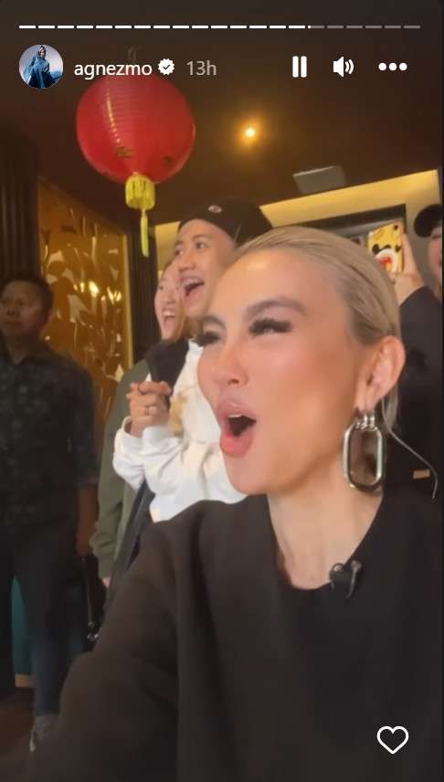 Agnez Mo lihat siswa jago dance