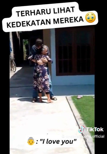 Kisah Bule Amerika Cari Pengasuhnya di Indonesia Usai 10 Tahun Pisahe