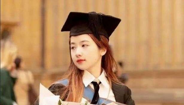 Dianggap Terlalu Cantik, Netizen Tak Percaya Wanita Ini Lulusan Oxford