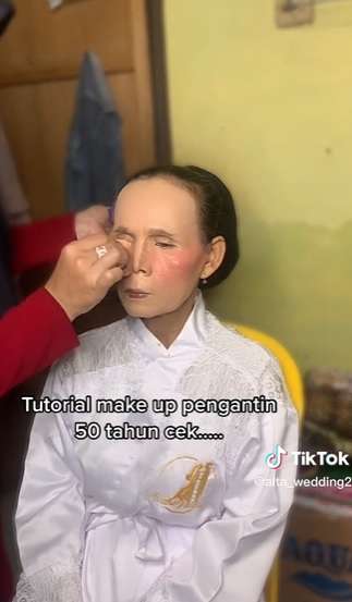 MUA Rias Pengantin Usia 50 Tahun