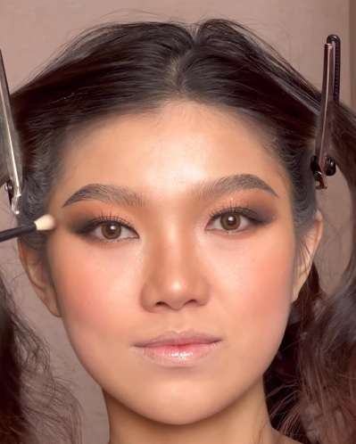 Memakai Eyeshadow Memakai Eyeshadow