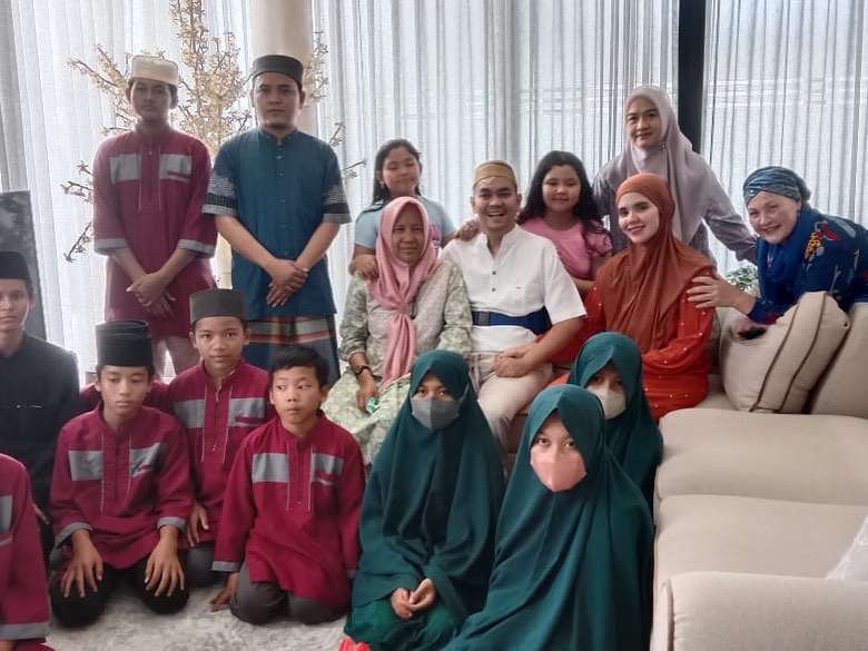 Potret Indra Bekti dipulang ke rumah