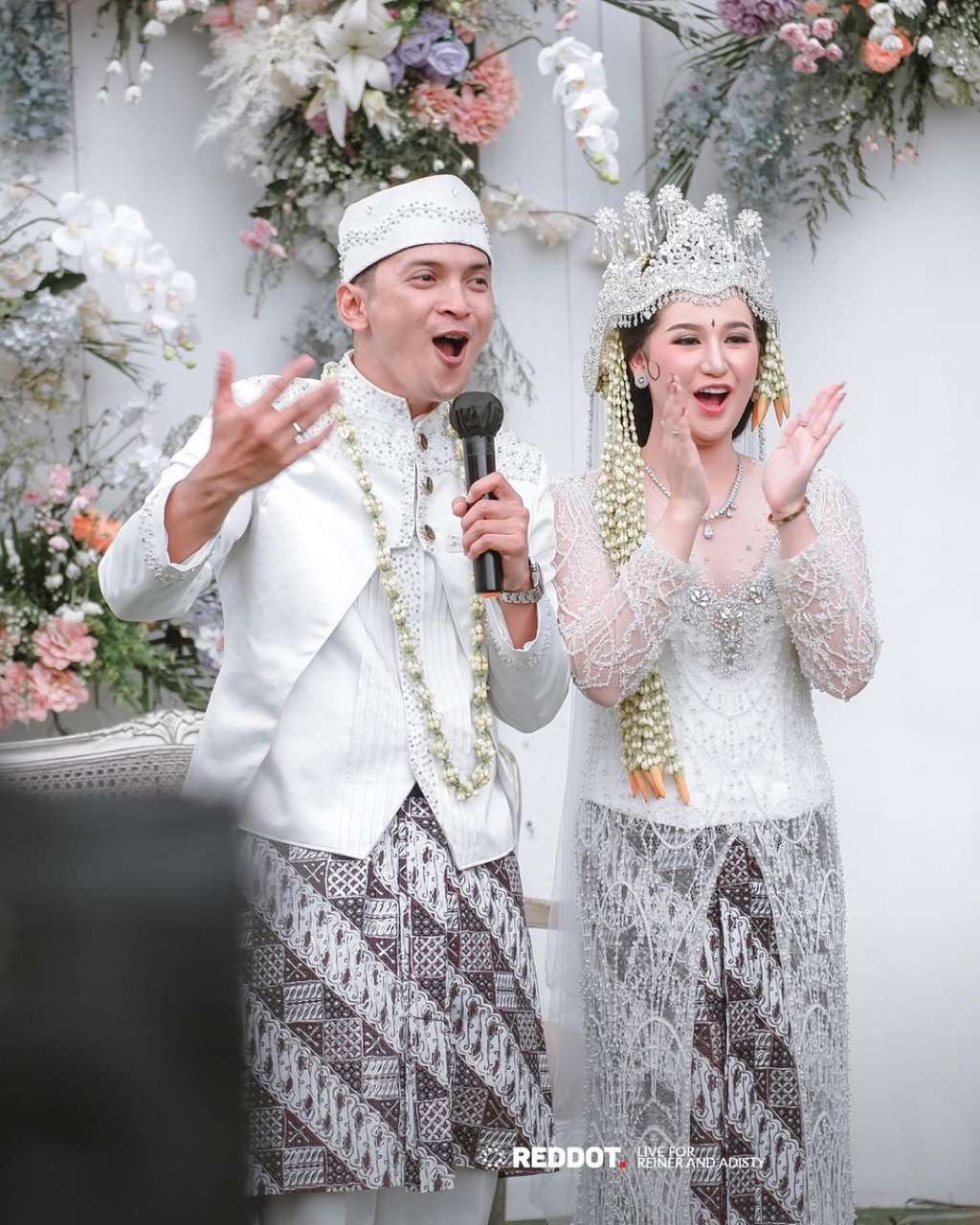 Potret Pernikahan Reiner dan Adisty Potret Pernikahan Reiner dan Adisty