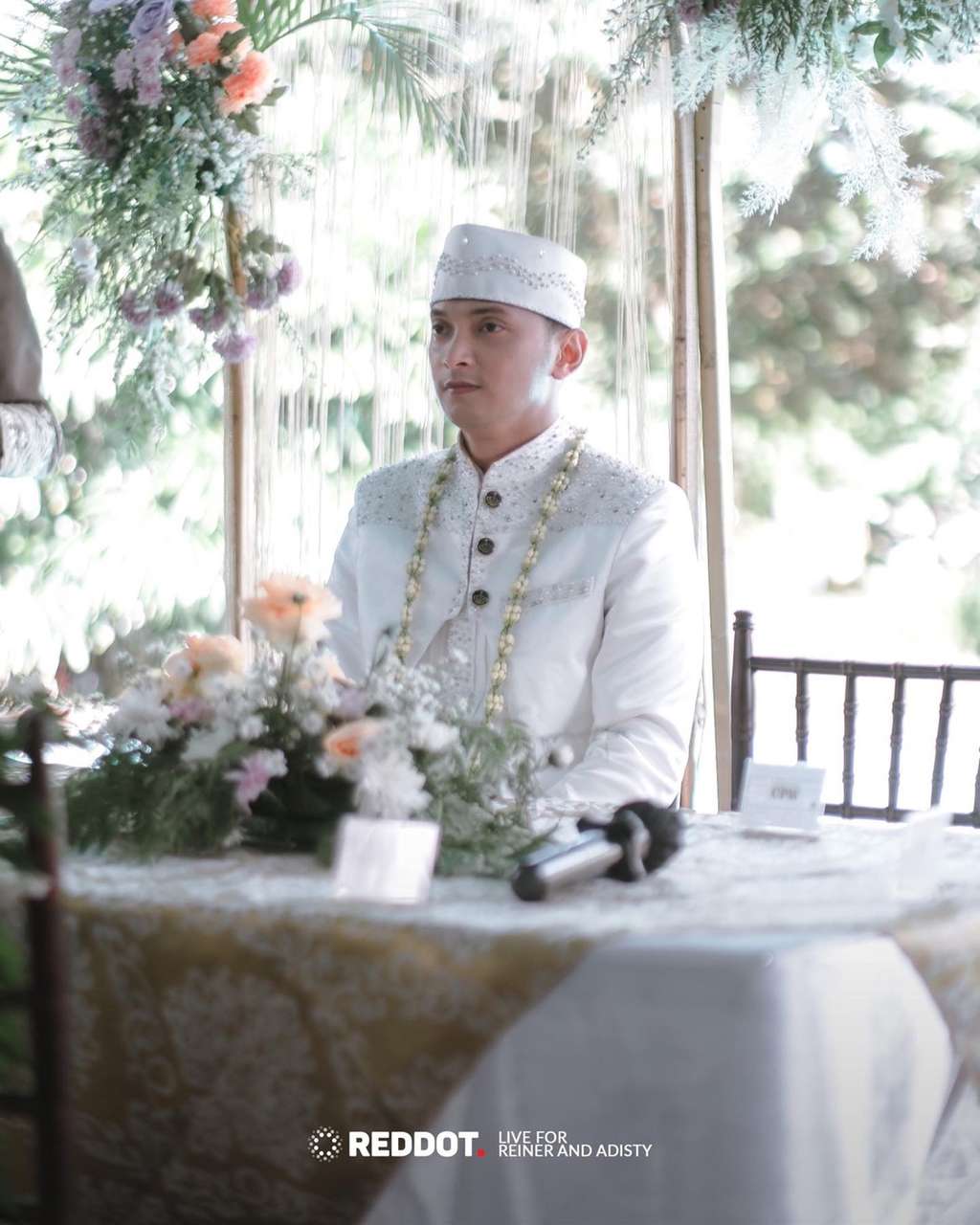 Potret Pernikahan Reiner dan Adisty Potret Pernikahan Reiner dan Adisty