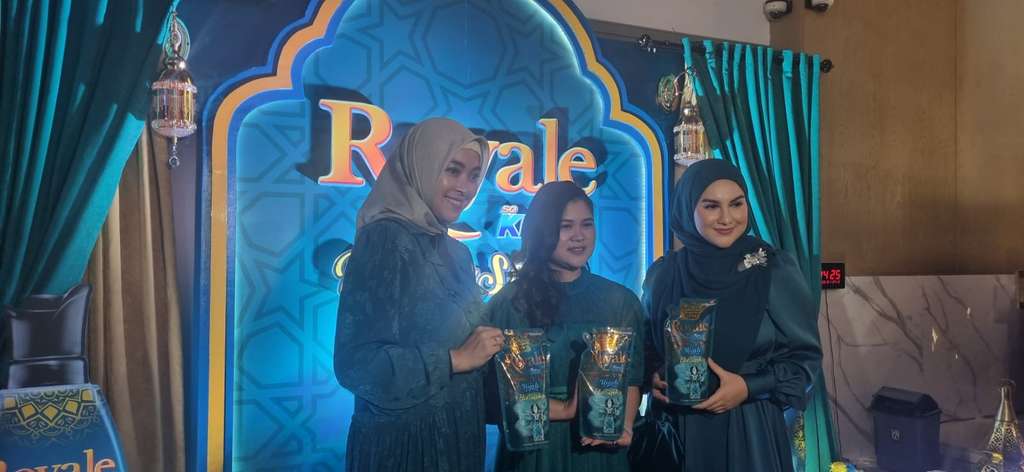 Dessy Ilsanti dalam peluncuran Royale Series by SoKlin