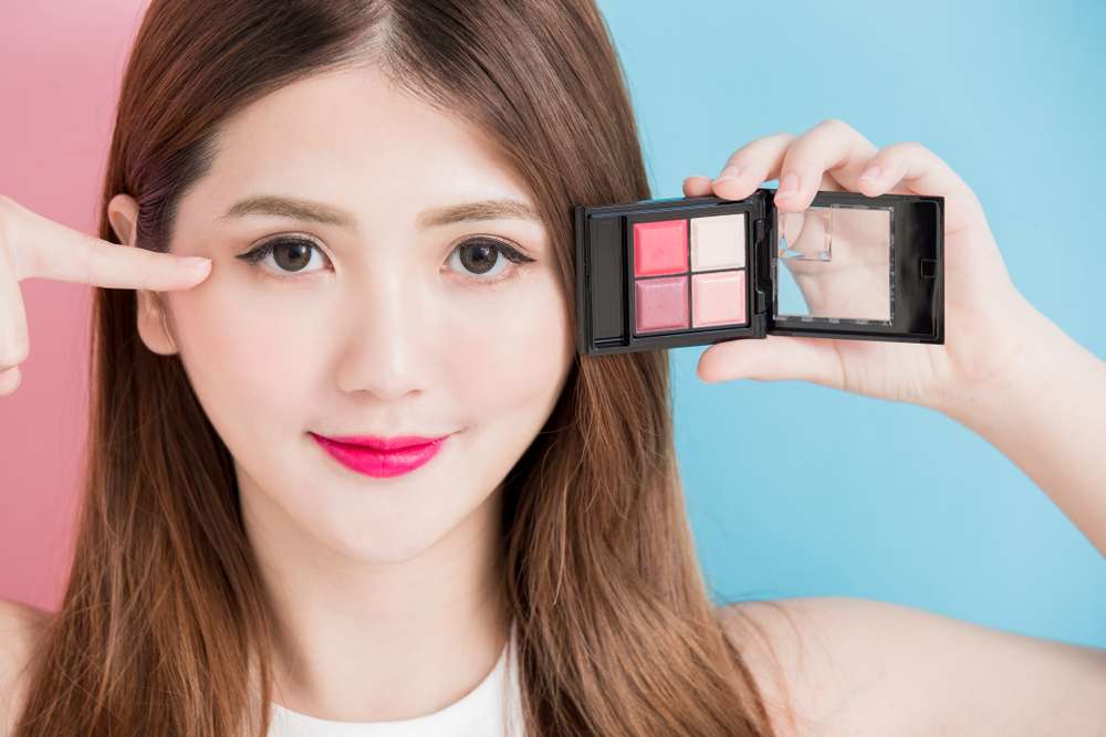 Memakai Eyeshadow