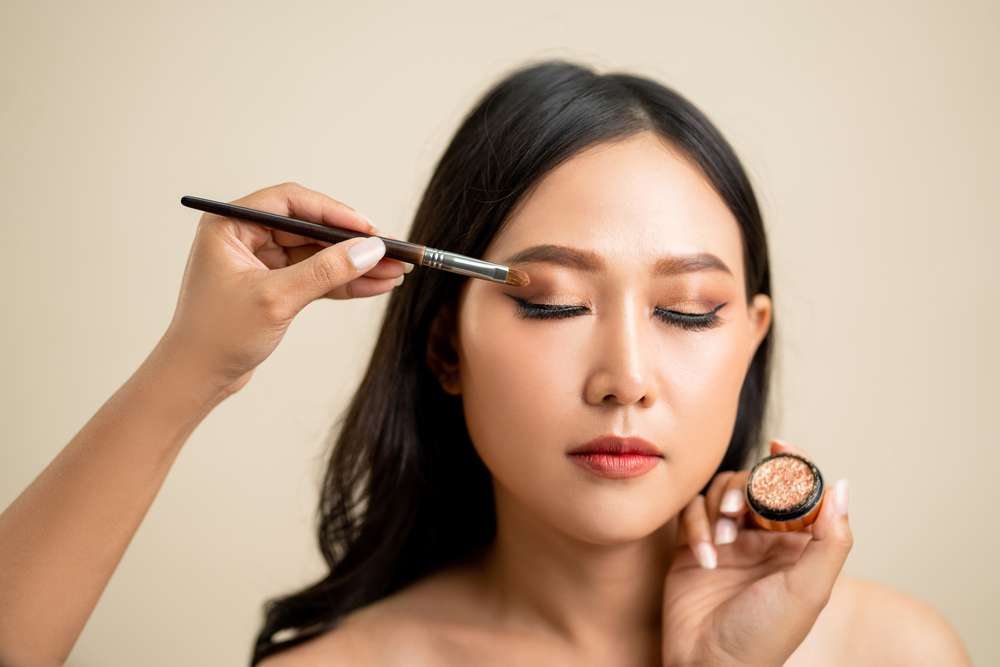 Memakai Eyeshadow