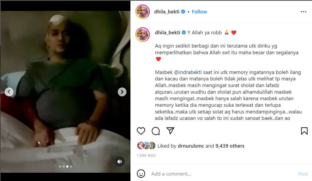 Indra Bekti sedang sholat