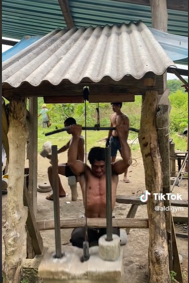 Kampung Ini Punya Gym Low Budget, Alat Dibuat dari Kayu dan Semen