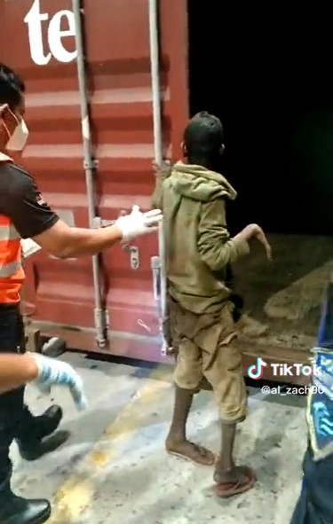 Sembunyi di Kontainer Saat Main Petak Umpet, Bocah Ini Malah Terbawa sampai Negara Lain