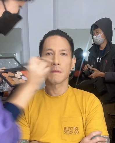 Memakai Makeup