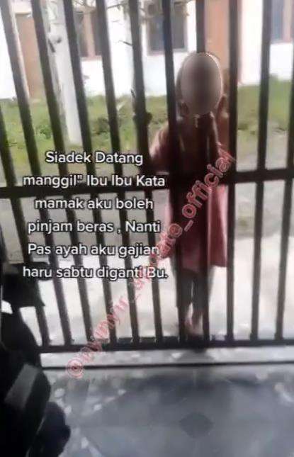 Kisah pilu bocah disuruh ibunya pinjam beras ke tetangga.