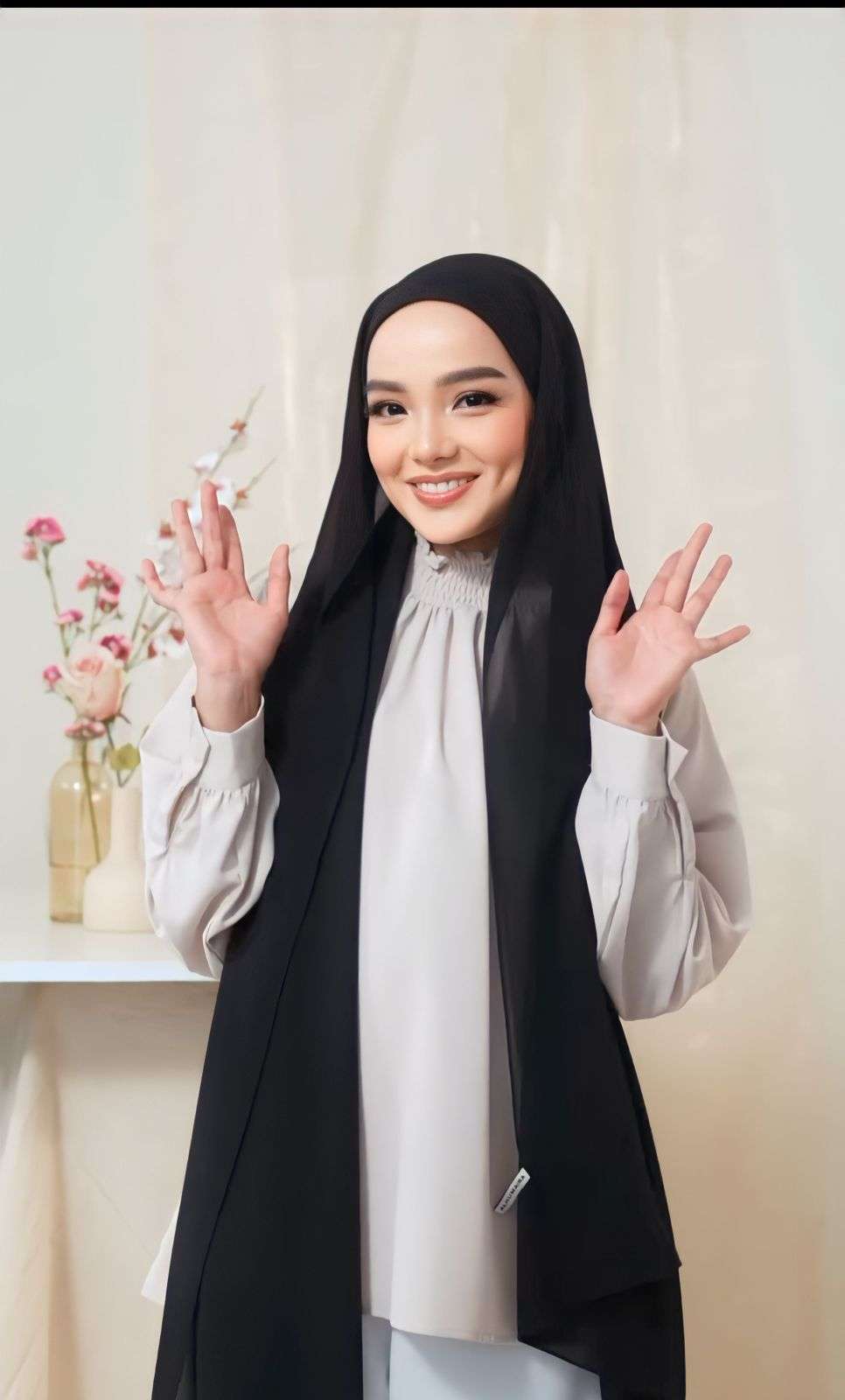 Coba Style Pashmina Instan yang Bikin Tampilan Sangat Anggun