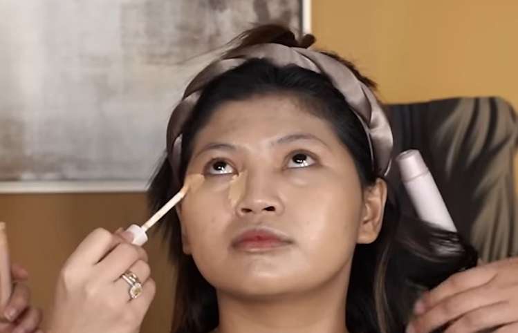 Memakai Concealer