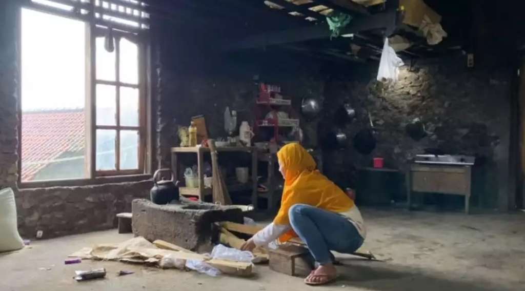 Dapur rumah Novi mantan penyanyi dangdut Dapur rumah Novi mantan penyanyi dangdut