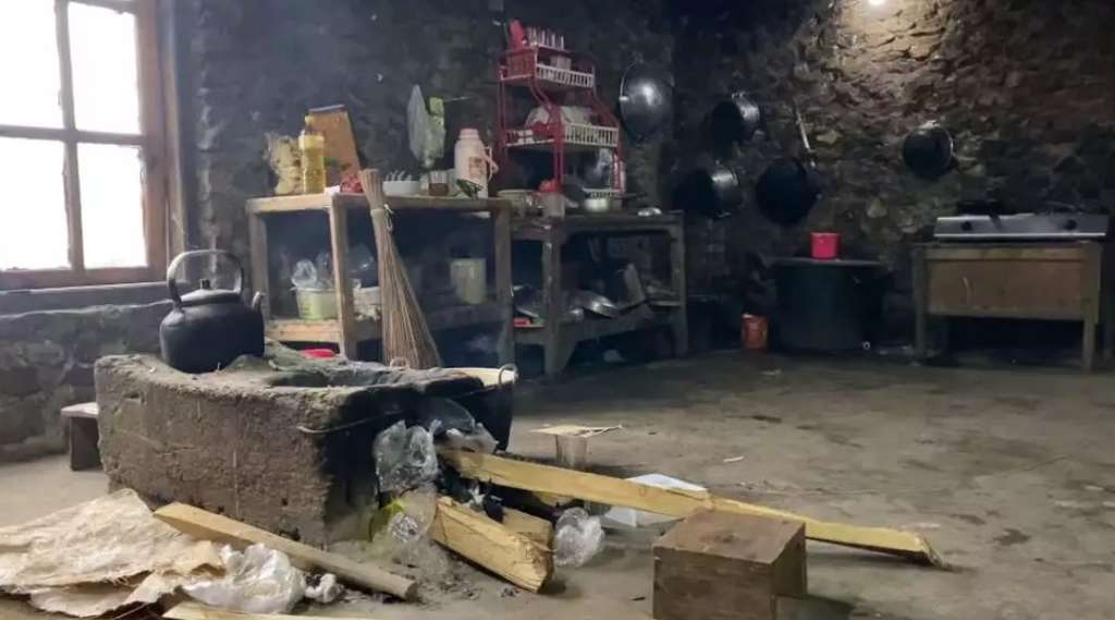 Potret dapur Novi penyanyi dangdut Potret dapur Novi penyanyi dangdut