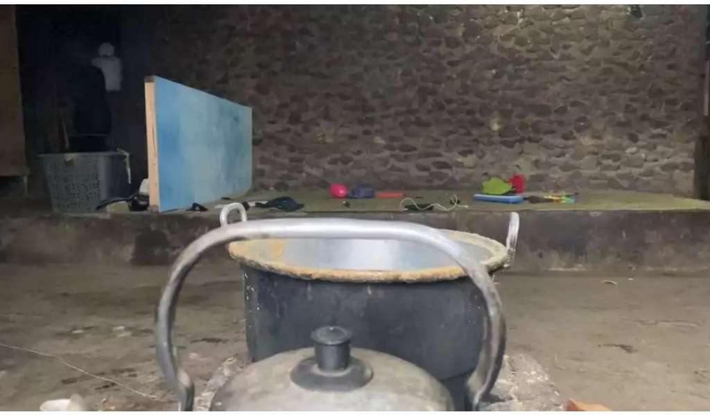 Potret dapur Novi penyanyi dangdut Potret dapur Novi penyanyi dangdut