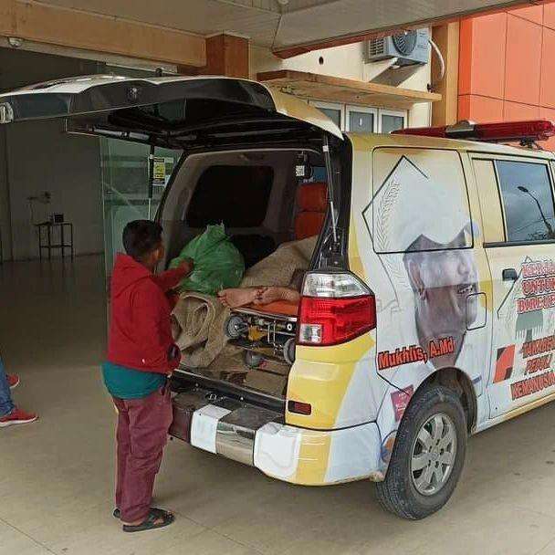 Kisah sedih bocah SD antar ayah pakai bentor ke rumah sakit.