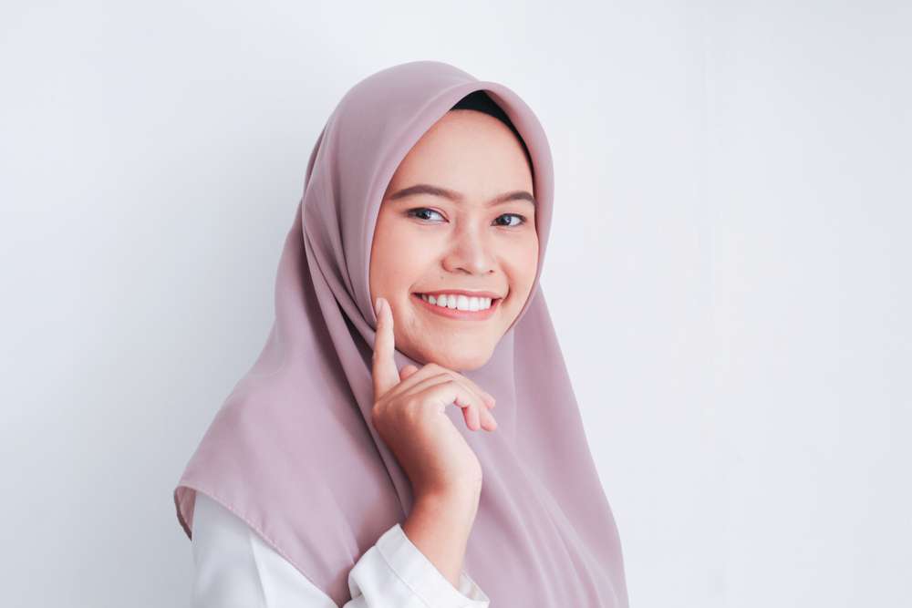 Nggak Perlu Panik, Ini 5 Trik Mengatasi Skin Purging Saat Mencoba Makeup Baru