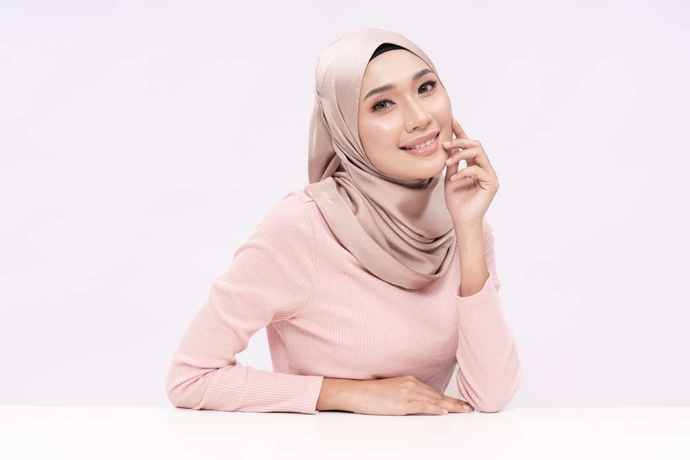 Nggak Perlu Panik, Ini 5 Trik Mengatasi Skin Purging Saat Mencoba Makeup Baru