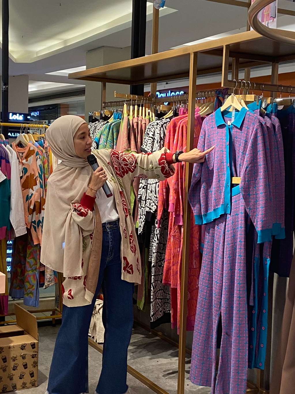 Tampil Lebih Percaya Diri, Ini 3 Tips OOTD Cewek Kue untuk Pemula