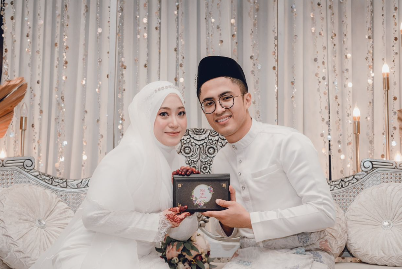 Botol Minum Kesayangan Hilang, Wanita Syok Ternyata Disimpan Pria yang Kini Jadi Suaminya Botol Minum Kesayangan Hilang, Wanita Syok Ternyata Disimpan Pria yang Kini Jadi Suaminya