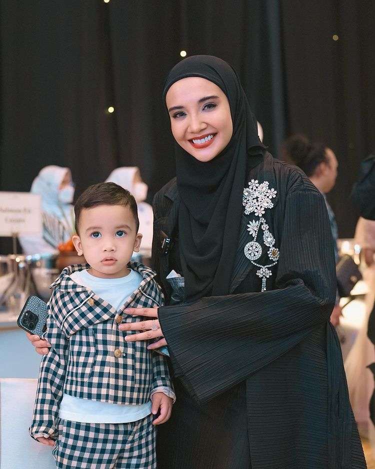 Zaskia Sungkar