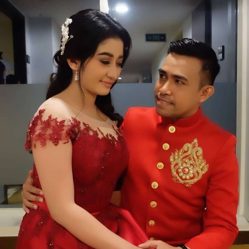 Potret penampilan Aty istri Fildan D Academy 4