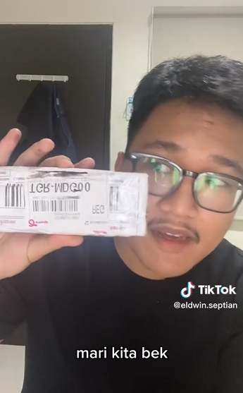 Pria Ini Beli 'Tiket ke Surga' dari Olshop Seharga Rp2 Ribu, Isinya Bikin Ngakak