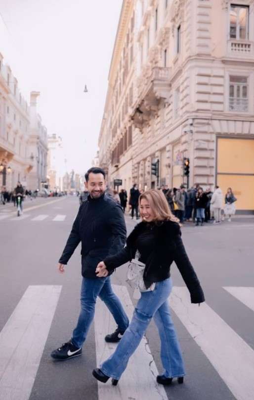 Potret bulan madu Kiky Saputri dan Khairi