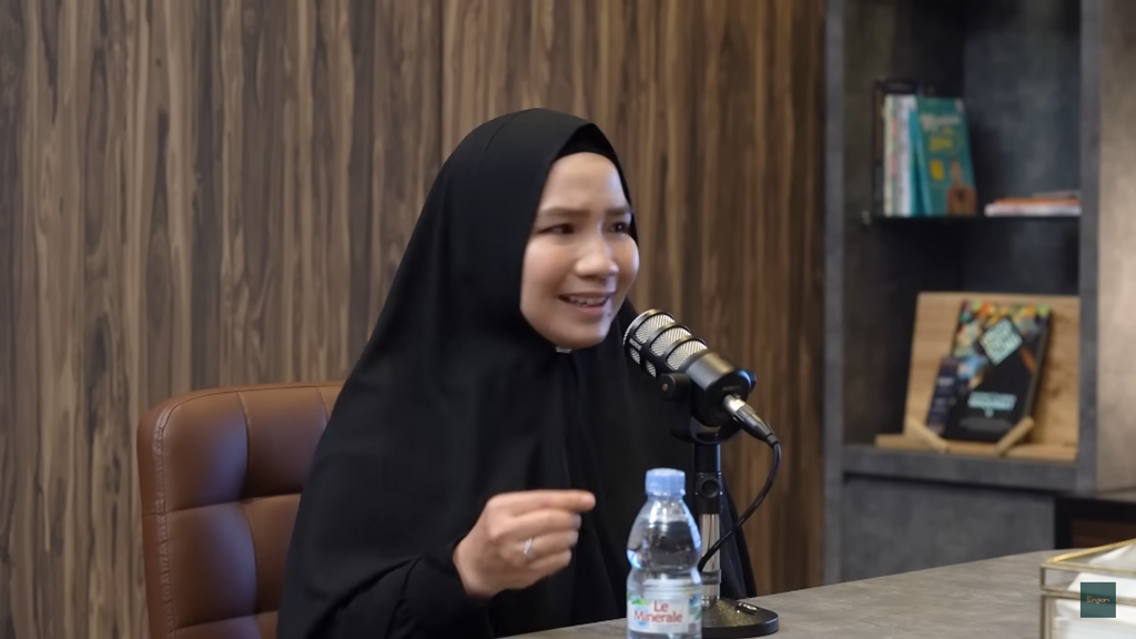 Alami KDRT sampai Polisi Turun Tangan, Kisah Dokter Gigi Cantik Jadi Mualaf Ini Bikin Haru