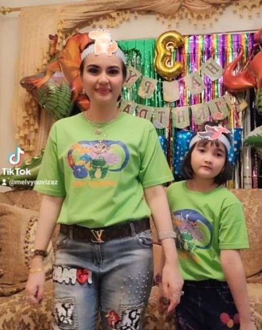 Potret Melvy pemeran Deswita pemain Suami Suami Takut Istri