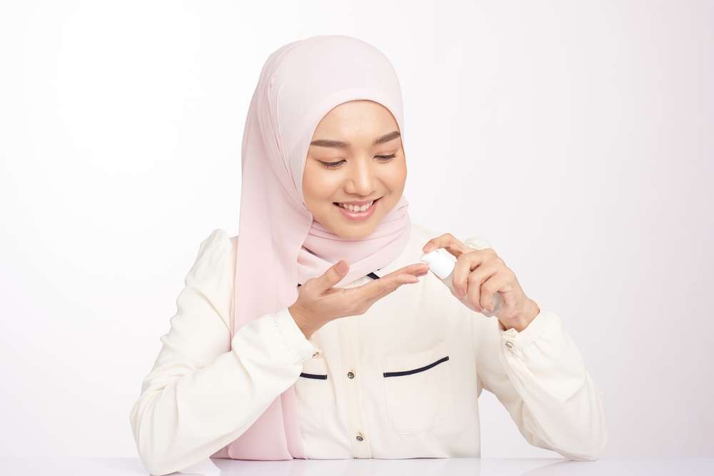 Memakai Skincare