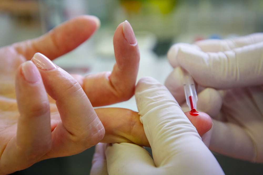 Cek Fakta: Menusuk Jari untuk Pertolongan Pertama Penderita Stroke