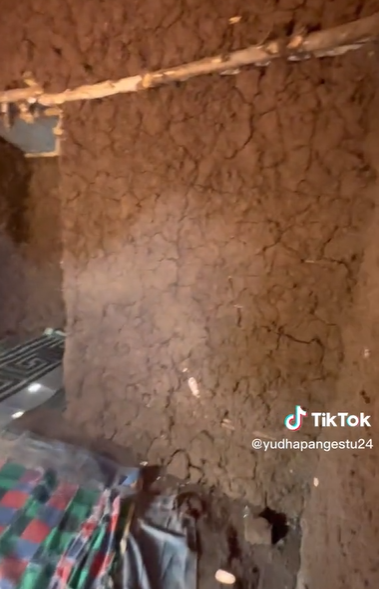 Masjid Unik Dibangun Pakai Tanah Liat