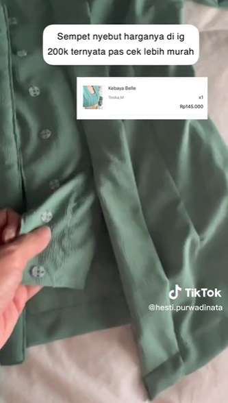 Hesti Purwadinata Pakai Kebaya Ratusan Ribu