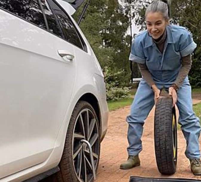 Potret Terbaru Nadya Hutagalung