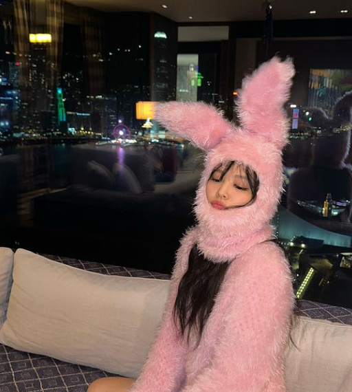 Instagram @jennierubyjane