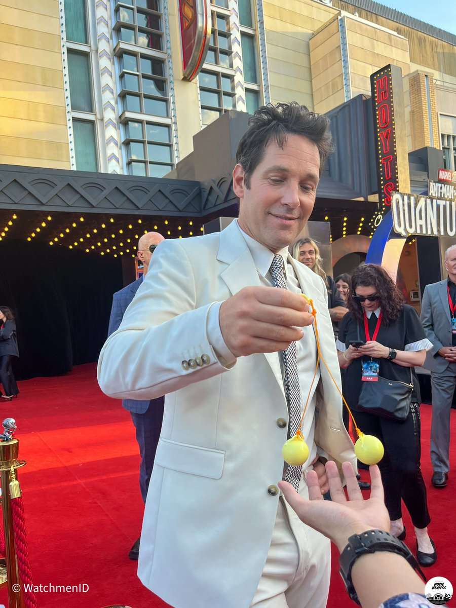 Heboh Paul Rudd 'Scott Lang' Main Lato-Lato di Red Carpet Film Ant Man