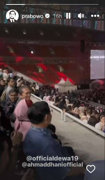 Menhan Prabowo nonton konser Dewa 19