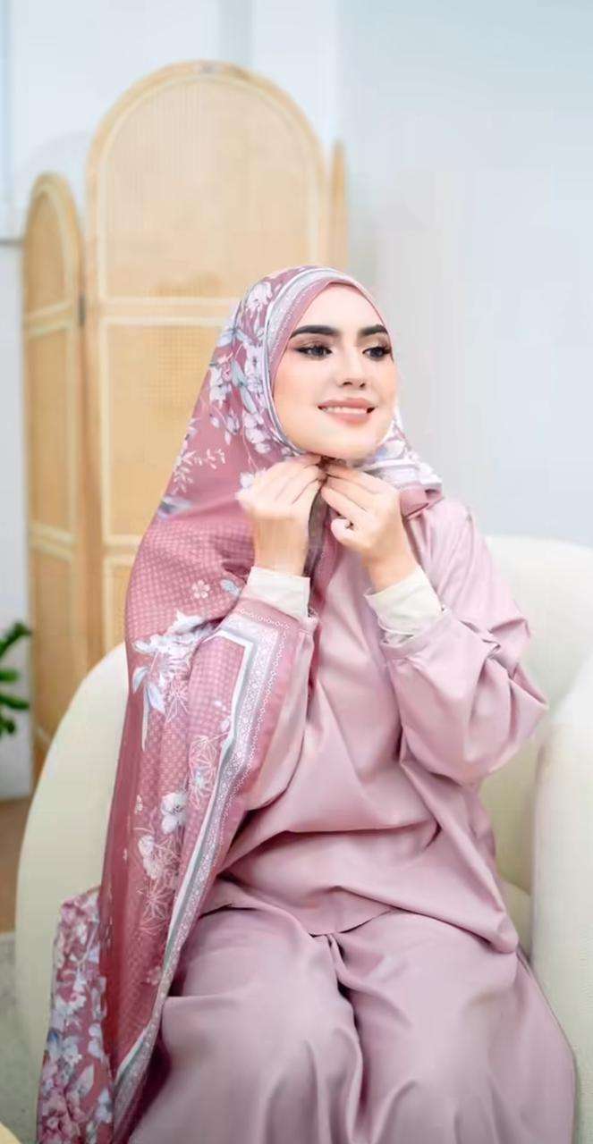 Styling Kerudung Segi Empat yang Hasilnya Seperti Pashmina